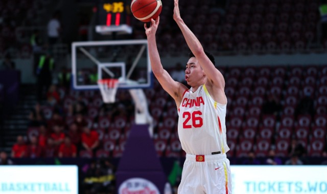 kaiyun-郭士强最信任锋线！朱俊龙19+5三分3数据全队最高 两场时间均最多