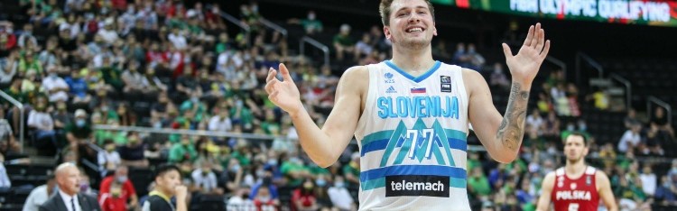 斯洛文尼亚男篮罚球46中38东契奇20中19，法国队29罚25中表现稳健