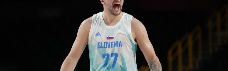 开云体育下载-罚球效率悬殊：法国男篮半场11罚9中，斯洛文尼亚31罚25中表现惊人