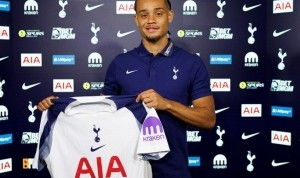 开云体育官网-弗兰克：西蒙斯在10号位和左边锋位置都展现了进球助攻的能力