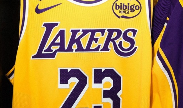 kaiyun-历史唯一！湖人为了詹姆斯主动在球衣上放骑士和热火的元素！