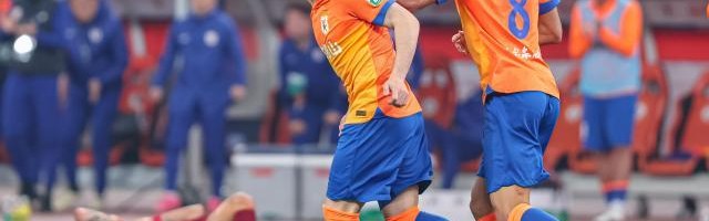 亚洲名帅十年恩仇延至中超，鲁沪对决鹿死谁手？